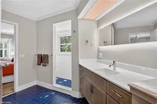 636 Wiggins Bay Dr, Naples, FL 34110 - Photo 9