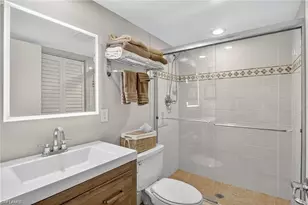 636 Wiggins Bay Dr, Naples, FL 34110 - Photo 11