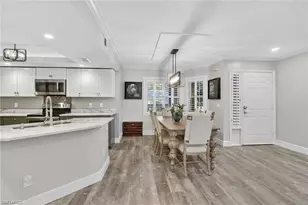 636 Wiggins Bay Dr, Naples, FL 34110 - Photo 5