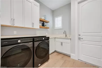 2305 Cassia Ct, Naples, FL 34109 - Photo 13