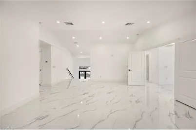 240 33rd Ave NE, Naples, FL 34120 - Photo 7