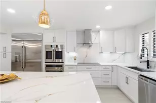 990 8th St S, Naples, FL 34102 - Photo 5