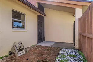 6436 Royal Woods Dr, Fort Myers, FL 33908 - Photo 5