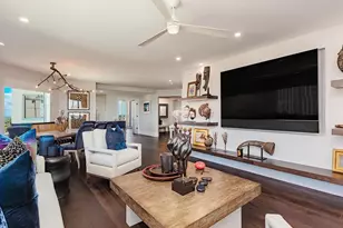 7425 Pelican Bay Blvd, Naples, FL 34108 - Photo 3