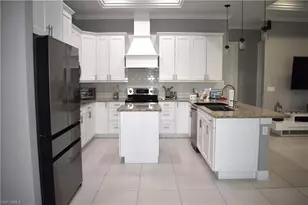 3841 4th Ave NE, Naples, FL 34120 - Photo 9