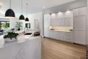 695 Wedge Dr, Naples, FL 34103 - Photo 11