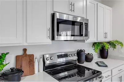 19566 Fairhill Ct, Lehigh Acres, FL 33936 - Photo 5