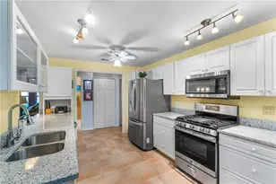 360 16th Ave NW, Naples, FL 34120 - Photo 9