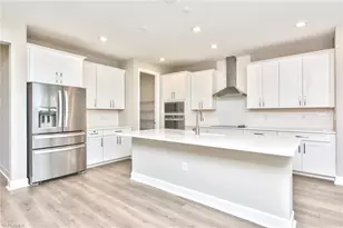 2091 Grove Dr, Naples, FL 34120 - Photo 5