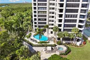 5555 Heron Point Dr, Naples, FL 34108 - Photo 5