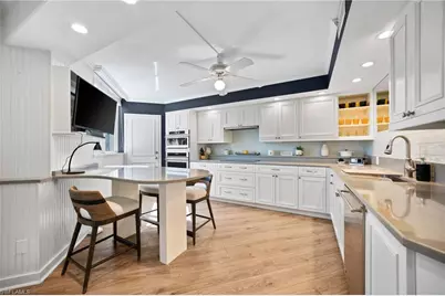 5555 Heron Point Dr #302, Naples, FL 34108 - Photo 9