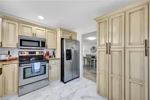 1599 Trafalgar Ln, Naples, FL 34116 - Photo 5