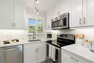 300 Forest Lakes Blvd, Naples, FL 34105 - Photo 7