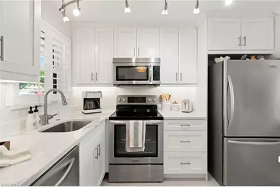 300 Forest Lakes Blvd #112, Naples, FL 34105 - Photo 9