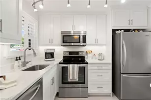 300 Forest Lakes Blvd, Naples, FL 34105 - Photo 9