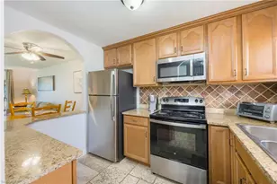 180 Turtle Lake Ct, Naples, FL 34105 - Photo 9