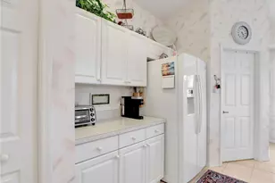 586 Crossfield Cir, Naples, FL 34104 - Photo 15