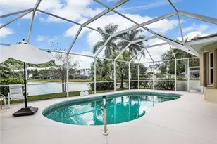 586 Crossfield Cir, Naples, FL 34104 - Photo 29