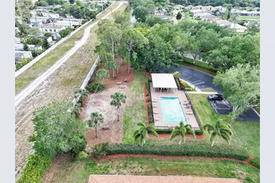 586 Crossfield Cir, Naples, FL 34104 - Photo 41