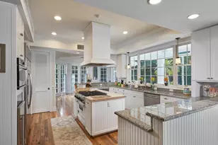 2750 Treasure Ln, Naples, FL 34102 - Photo 9