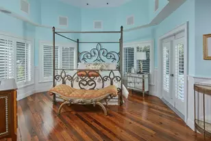 2750 Treasure Ln, Naples, FL 34102 - Photo 13