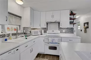 143 Moorhead Manor, Naples, FL 34112 - Photo 7