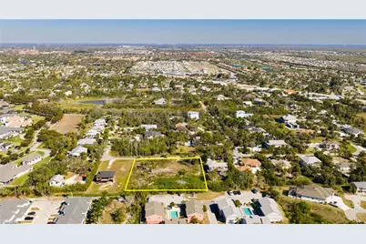 16560 Wisteria Dr, Fort Myers, FL 33908 - Photo 31