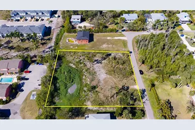 16560 Wisteria Dr, Fort Myers, FL 33908 - Photo 19