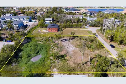 16560 Wisteria Dr, Fort Myers, FL 33908 - Photo 5