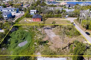 16560 Wisteria Dr, Fort Myers, FL 33908 - Photo 5