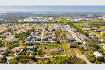 16560 Wisteria Dr, Fort Myers, FL 33908 - Photo 41