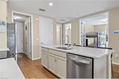 14644 Edgewater Cir, Naples, FL 34114 - Photo 9