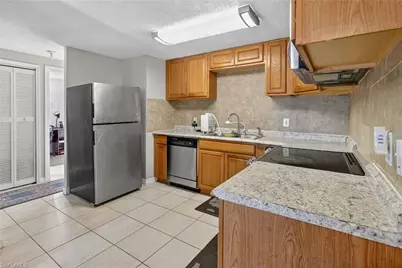 2201 Coronet St, Fort Myers, FL 33907 - Photo 9