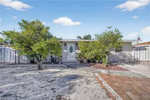 2201 Coronet St, Fort Myers, FL 33907 - Photo 3