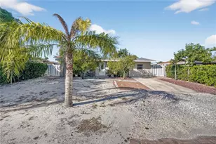 2201 Coronet St, Fort Myers, FL 33907 - Photo 5