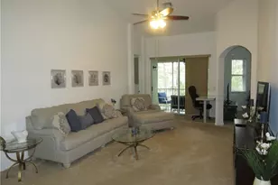 1305 Mariposa Cir, Naples, FL 34105 - Photo 5
