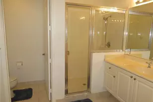 1305 Mariposa Cir, Naples, FL 34105 - Photo 15