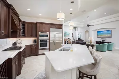 7291 Lantana Cir, Naples, FL 34119 - Photo 5