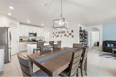 737 Hadley St W, Naples, FL 34104 - Photo 5