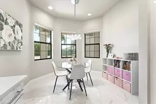 4512 Aurora St, Naples, FL 34119 - Photo 9