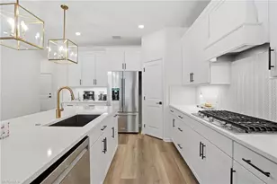 10395 Ventana Ln, Naples, FL 34120 - Photo 13