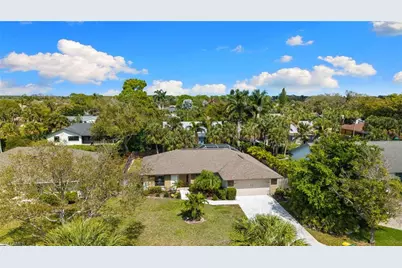 2451 River Reach Dr, Naples, FL 34104 - Photo 33