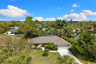 2451 River Reach Dr, Naples, FL 34104 - Photo 33