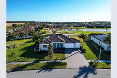 18702 Lake Hammock Dr, Naples, FL 34114 - Photo 3