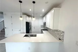 7509 Carnegie Way, Naples, FL 34119 - Photo 5