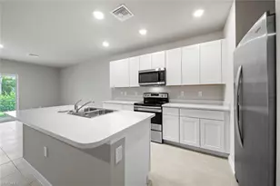 15319 Wildflower Cir, Naples, FL 34119 - Photo 5