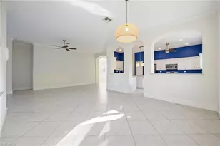 982 Fountain Run, Naples, FL 34119 - Photo 7