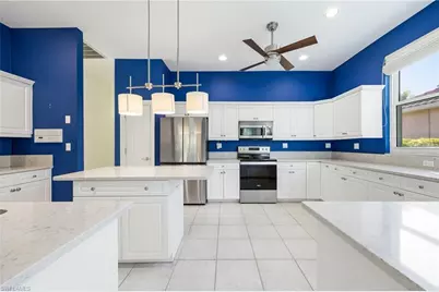 982 Fountain Run, Naples, FL 34119 - Photo 11