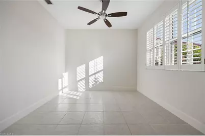 982 Fountain Run, Naples, FL 34119 - Photo 9