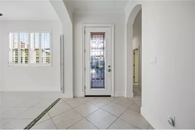 982 Fountain Run, Naples, FL 34119 - Photo 3